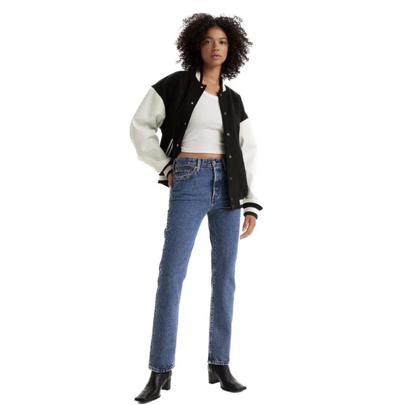 ⭐️LEVI - 501 SKINNY ORIGINAL FIT IN COLOR SHOUT OUT STONE MEDIUM WASH⭐️ - Picture 2 of 7